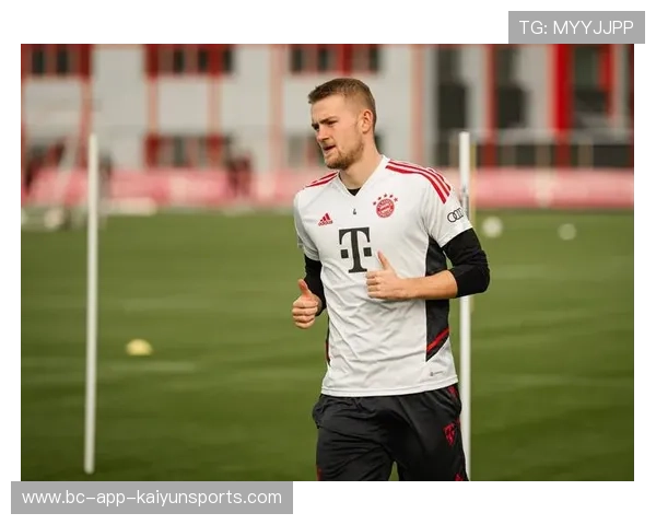 拜仁德利赫特护球稳如磐石