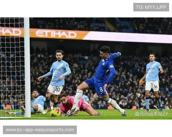 曼城纵深配合形成射门机会